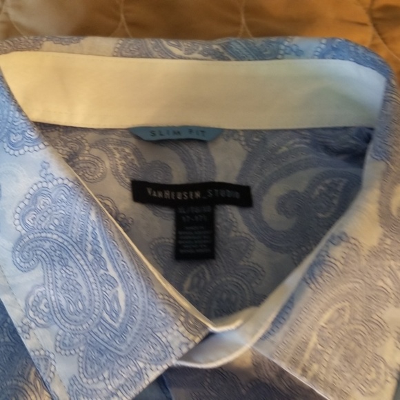 Shirt - Picture 2 of 4